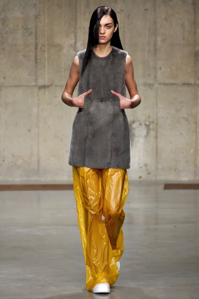 Look 11